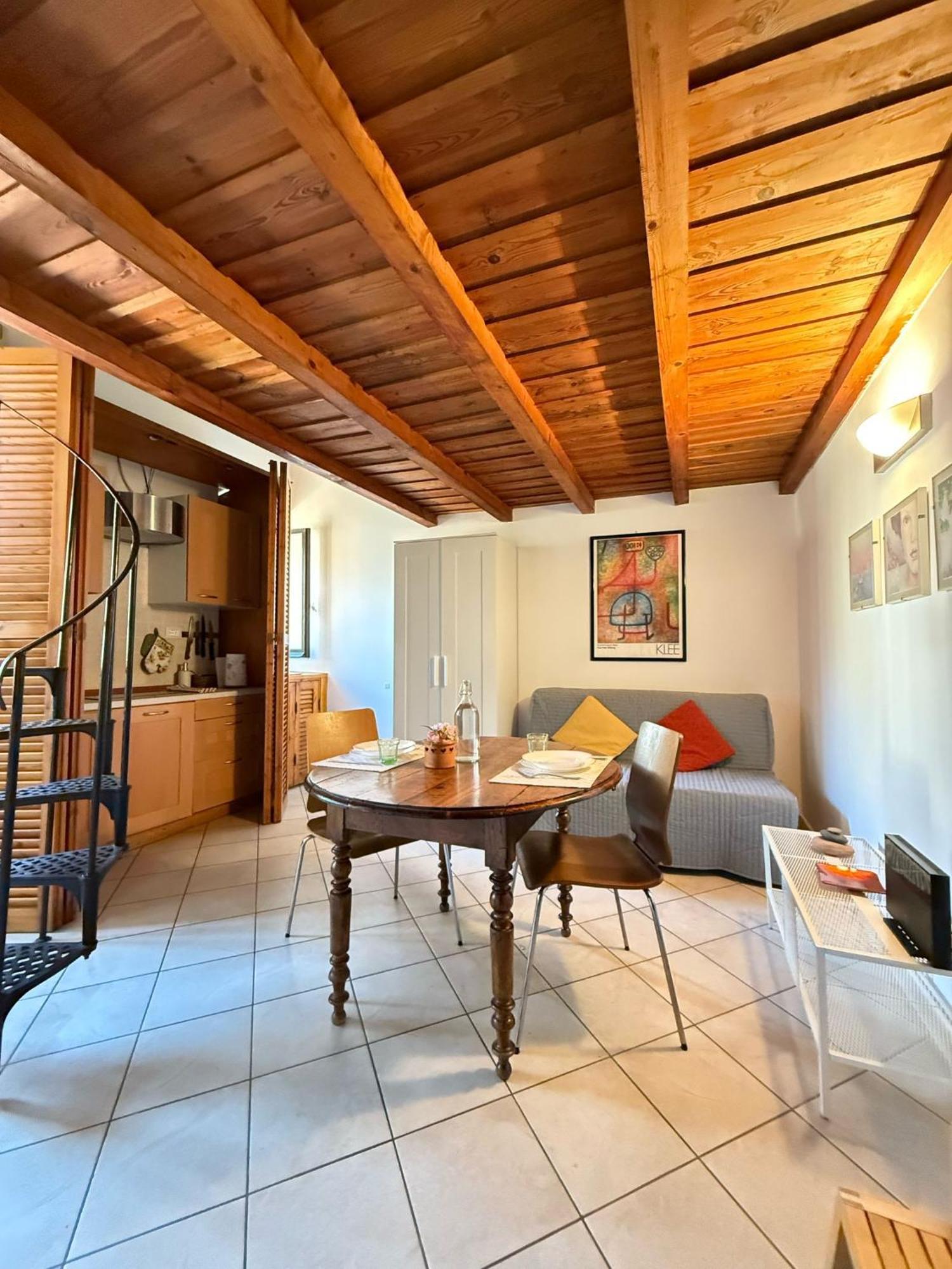 Апартаменты Rione VI Loft Рим Номер фото